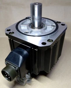 Fuji Electric Systems AC Servo Motor Type GYC152DC1-SA *EXPRESS SHIP AVAILABLE - Picture 1 of 3