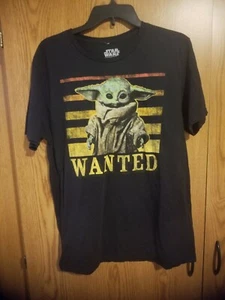 Star Wars LARGE Shirt The Mandalorian Baby Yoda Wanted T-Shirt - Bild 1 von 1