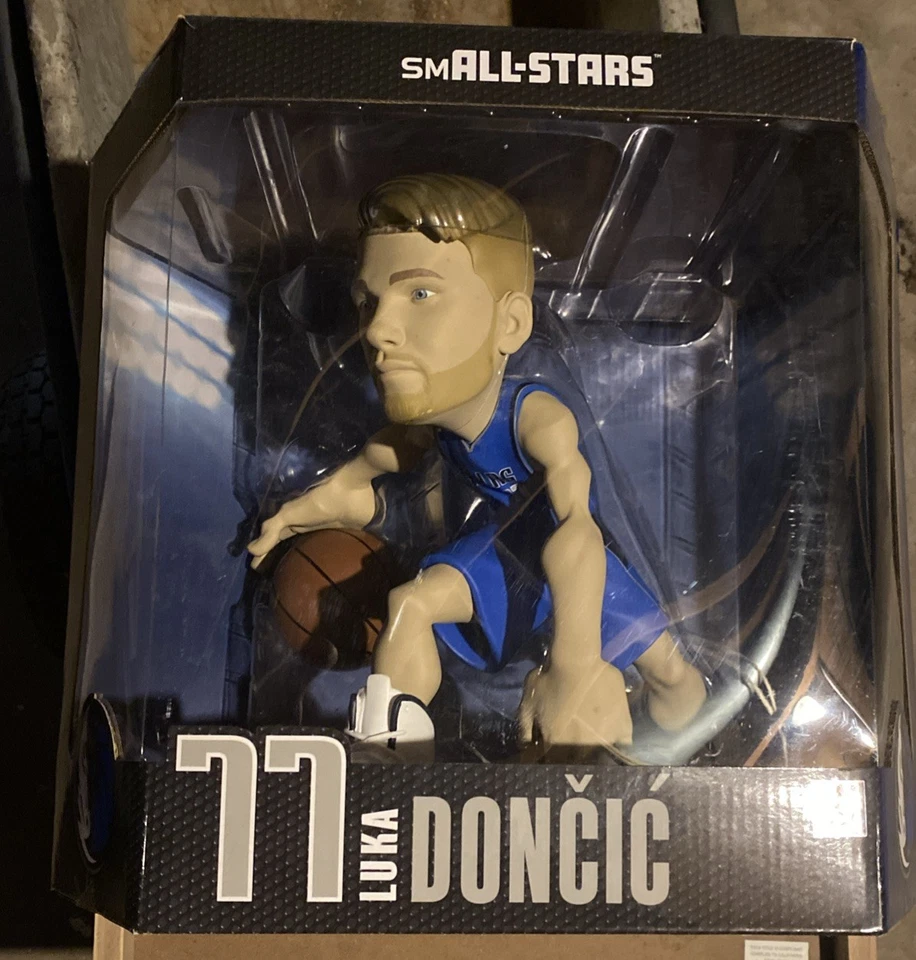 FIGURA DE 11 PULGADAS SMALL STARS NBA 2020 Luka Doncic - Dallas Mavericks rara Foto 1 de 4