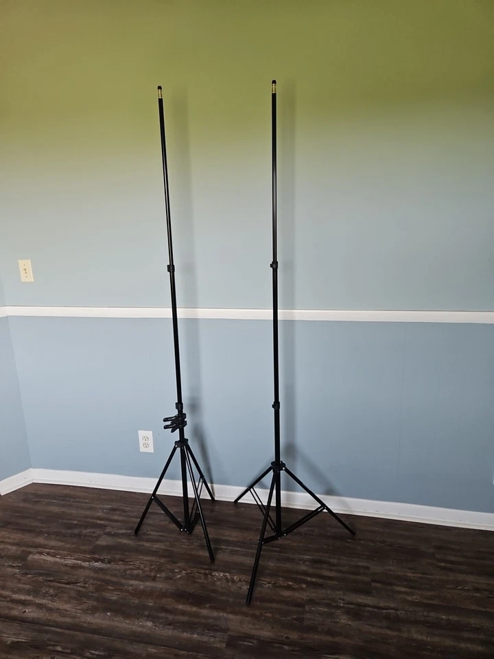 Lote de 2 trípodes extensibles de fibra de carbono Neewer 75" Foto 1 de 4