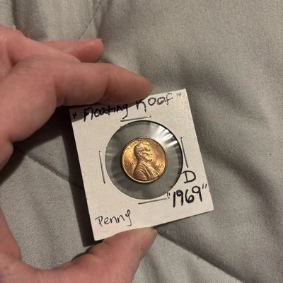1969 D Lincoln 1 cent "ERROR COIN" - Floating Roof / Rotation ERROR  - Image 1 of 4