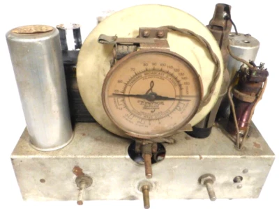 vintage EMERSON 34C TOMBSTONE:  Untested CHASSIS w/ALL 6 TUBES & STATION GRAPHIC - Image 1 of 4