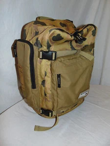 Burton Duck Camo Camouflage Backpack Padded Laptop Hiking Bag Leather Accents - Picture 1 of 11