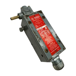 Allen-Bradley 802X-A7 Limit Switch, NEMA/EEMAC A600 w/Z-21379 Operator Head - Picture 1 of 11