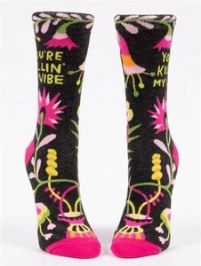 Calcetines azules Q - Killing My Vibe ~ para mujer talla 5-10 retro ~ novedad divertida - Imagen 1 de 1