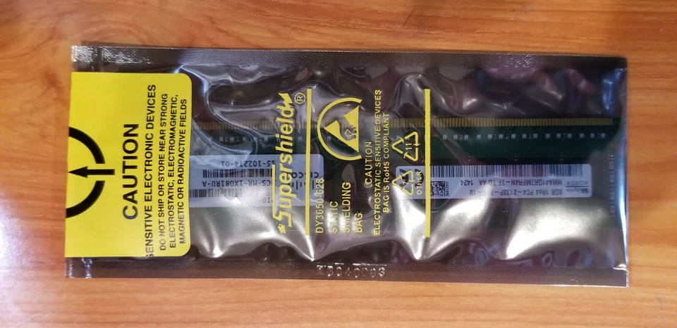  8GB HYNIX 1Rx4 PC4-2133P DDR4 HMA41GR7MFR4N ECC SERVER RAM CISCO 15-102214-01  - Image 1 of 1