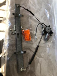 1999 - 2006 SUZUKI GRAND VITARA Front Door Regulator w/ Motor Passenger Side OEM - Picture 1 of 20