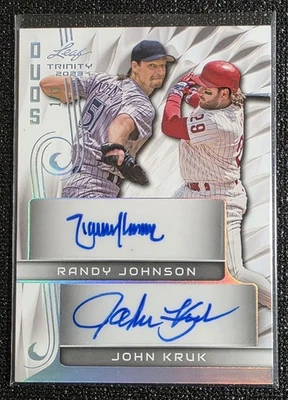 A 2023 LEAF TRINITY DUOS RANDY JOHNSON JOHN KRUK AUTOMÁTICO 1/3 #DA-20 Foto 1 de 2