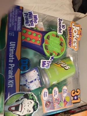 The Joker - Prank Shop - Ultimate Prank Kit - 3 em 1 - 2020 - DC Comics - Novo - Imagem 1 de 2