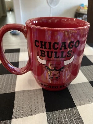 老式 NBA 芝加哥公牛队 STL 12 盎司咖啡杯、马克杯、红色/黑色 The Memory Company — 第 1/4 张图片