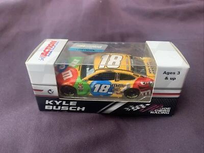 2018 #18 Kyle Busch M&M's Regular Scheme 1/64 Acción NASCAR Diecast ARC Nuevo Foto 1 de 4