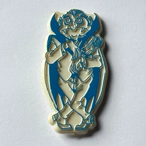 Spooky Chews Vampire Badge Vintage Dracula Halloween Monster Ghost Collection - Picture 1 of 2