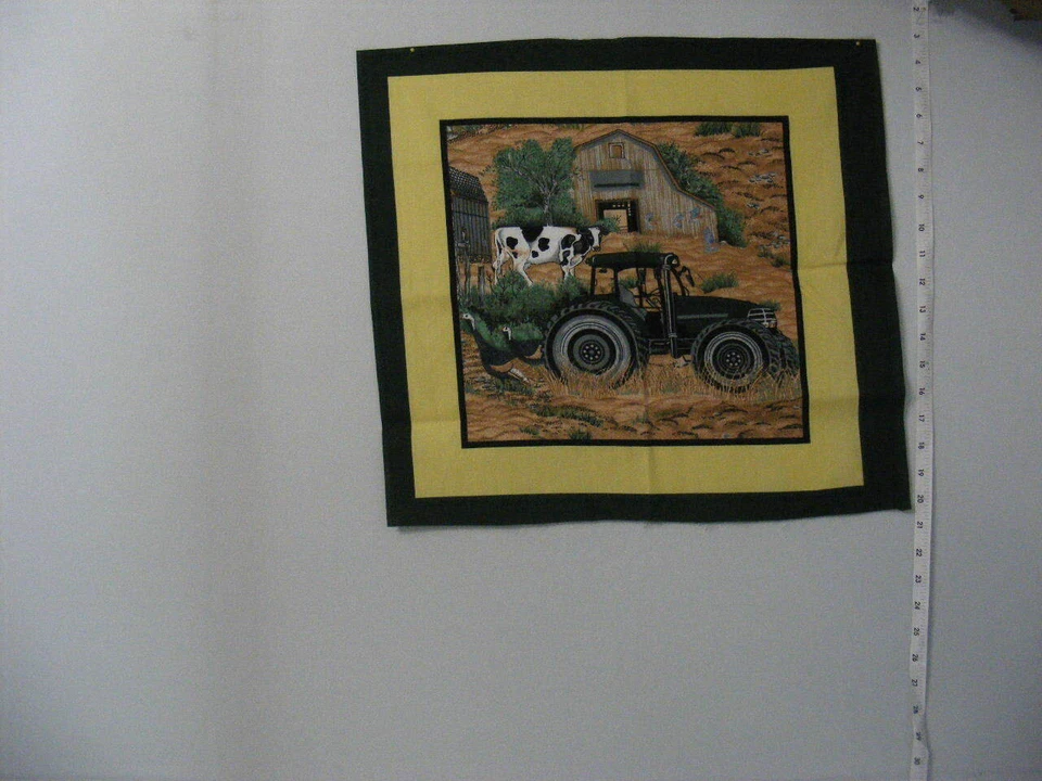 Panel de Almohada, "Tractor Verde y Vaca", 19" x 17 1/2" Foto 1 de 1