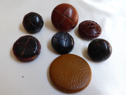 Vintage lot of 7 leather buttons mixed size Cover