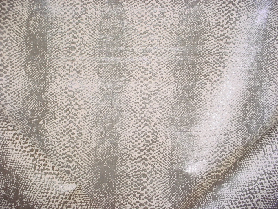 Tela de tapicería de terciopelo de cocodrilo mundo oculto Robert Allen 239675 1-1/8 Foto 1 de 4