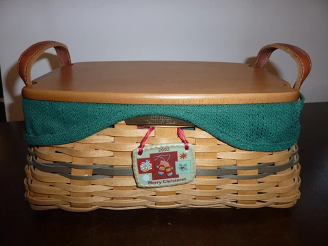 Longaberger 2002 Merry Christmas hard cover basket-green liner Cover