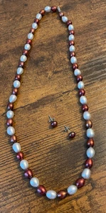 18" CHOCOLATE AND WHITE PEARL NECKLACE WITH MATCHING STUD EARRINGS - Picture 1 of 5