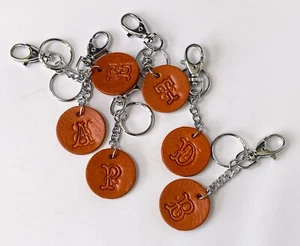 Personalised leather keyring/clip round tan leather bag charm/key holder - Picture 1 of 5
