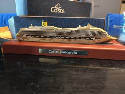 Modellino Costa Concordia ideato e prodotto in esclusiva per Costa Crociere  - Immagine 1 di 4