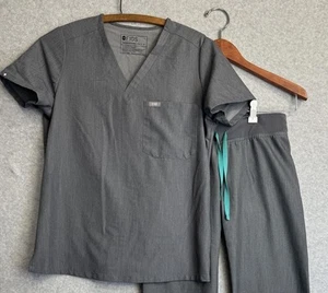 Conjunto Exfoliante Jogger Colección Técnica FIGS Talla S/S P Gris Jaspeado Cuello en V - Imagen 1 de 13