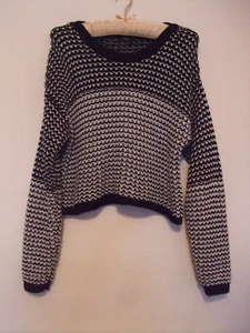 Woman's Crop Top Jumper Black / White - Picture 1 of 6