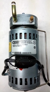 Combinación de compresor de paletas rotativas y bomba de vacío Gast 1532-107-G557X/con estuche - Imagen 1 de 14