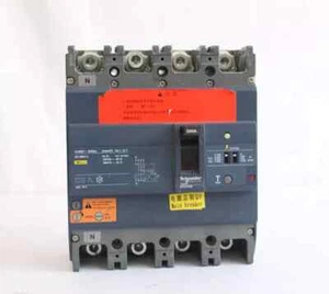 Schneider Electric EZD250E 250 Amp 690V 4 polos caja moldeada disyuntor-usado - Imagen 1 de 8