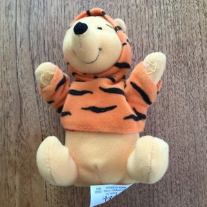 Juguete Happy Meal de McDonalds de colección Winnie The Pooh (con sudadera con capucha a rayas de tigre) de - Imagen 1 de 7