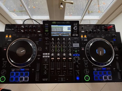 PIONEER DJ - XDJ XZ BLACK 4 CHANNEL USED EXCELLENT CONDITION + SPEAKERS + TABLE - Image 1 of 4