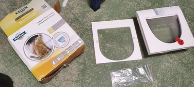 Cat Flap Petsafe Staywell Classic 4 Way Locking - Cat Door  Catflap - Image 1 of 4