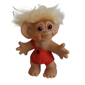 Vintage Troll Doll 6" Thomas Dam Danimarca capelli corti gialli feltro abbigliamento originale - Foto 1 di 9
