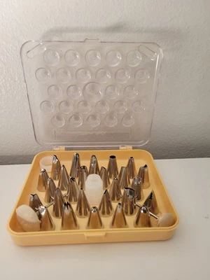 Juego de 30 puntas para decoración de pasteles Magic Line vintage en estuche - Imagen 1 de 4