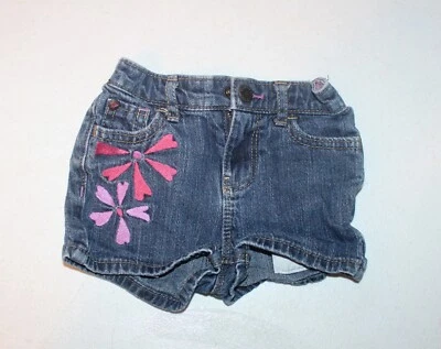 Genuine Kids OshKosh 18M Premium Denim Shorts Embroidered Floral Elastic Waist Foto 1 de 2