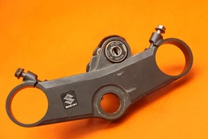 2003-2004 SUZUKI GSXR 1000 OEM FORKS UPPER TRIPLE TREE CLAMP - Picture 1 of 14