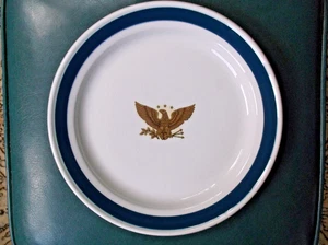 Cargador/plato picadora Arabia Finlandia de colección con flechas de águila y rama de olivo 10,75 días - Imagen 1 de 6