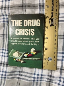 THE DRUG CRISIS DELL PURSE BOOK 2173 (1971) - Picture 1 of 3