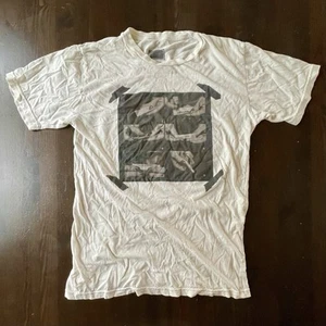Mens Ivory Short-Sleeve Girl Rolling / Smoking Joint T-Shirt Medium, Los Angeles - Picture 1 of 6