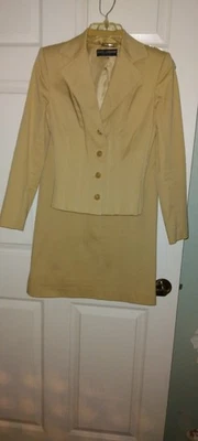 Dolce & Gabbana Bronceado 2 piezas Conjunto de Traje Falda - Chaqueta Talla 38 - Falda Talla 40 Foto 1 de 4