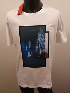Autentic Exsclusive Modern print Hugo Boss red LABEL Tshirt size large - Picture 1 of 4