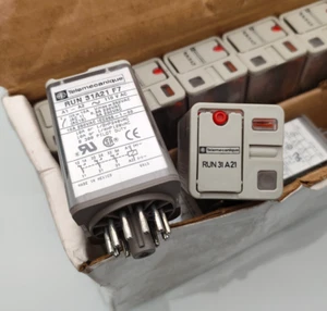 RUN 31A21 F7 110VAC Relay Round Foot 10A - Picture 1 of 3