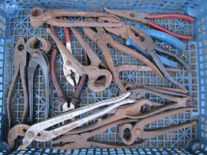 Restposten Handwerkzeuge Zangen Schneider Griffe Snips - Bild 1 von 3