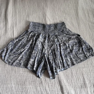 Pantalones Cortos Boho Paisley Para Mujer Cintura Alta Calado Azul Gris Fluido Ligero Verano Foto 1 de 4