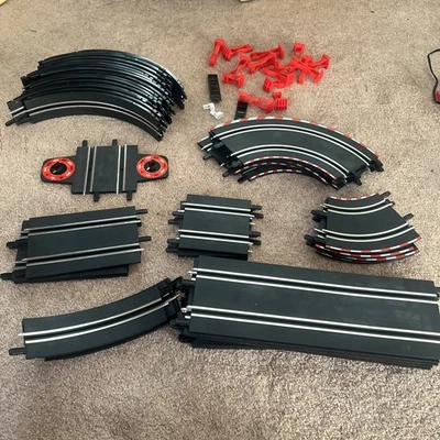 Lote de piezas de pista de coche ranura Carerra Go 1:43 curvas bucle contador de vueltas recto Foto 1 de 4