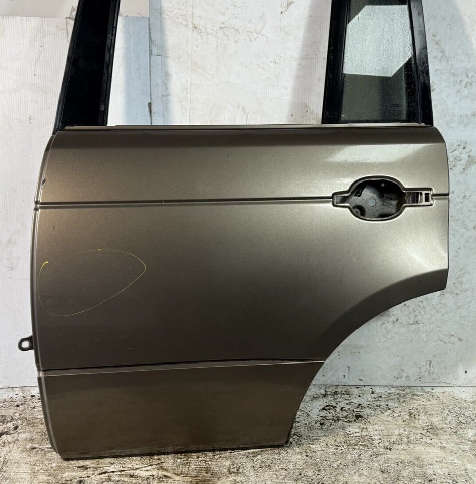 2007-2012 Land Rover Range Rover Rear Left Driver Side Door Shell Panel OEM. Foto 1 de 4