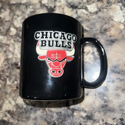 2J коллекции Chicago Bulls олова логотип кофейная кружка черный и красный - Изображение 1 из 3