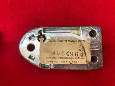 NOS GM Corvette Impala Pontiac LH Door Striker 4664964 Bel Air Cadillac 55 to 61 — 第 1/4 张图片