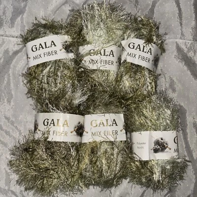 Fio de fibra 6 novelos Gala Mix cor musgo verde e branco - Imagem 1 de 3