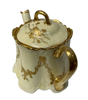 Tetera de porcelana con tema floral de oro blanco Baviera pintada brillante 5 1/2" x 7 1/2" Foto 1 de 4
