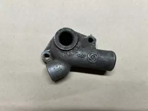 CARCASA TERMOSTATO MG MIDGET 1500 USADA - Imagen 1 de 3