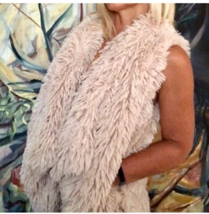 Volt Women's Faux Fur Vest Jacket Cream Pockets size small - Picture 1 of 6